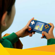 LEGO Creator 3 az 1-ben Retro videojáték konzol 31380 részletkép, az irányító és a képernyő közelről.