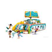 LEGO Friends: Hajós kirándulás és kaland (42664) hajó modell játék közben, szereplőkkel, delfinekkel és rengeteg kiegészítővel.
