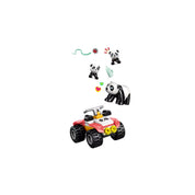  LEGO Friends Panda Menedékhely (42648) quad járműve panda arccal díszítve, körülötte három aranyos panda figura és kiegészítők.
