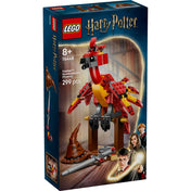 A LEGO Harry Potter 76448 készlet doboza, rajta a Fawkes, Dumbledore főnixe figura épített változatával, 299 darabbal, a háttérben varázslatos könyvtári jelenettel és Harry, Hermione, Ron képeivel.