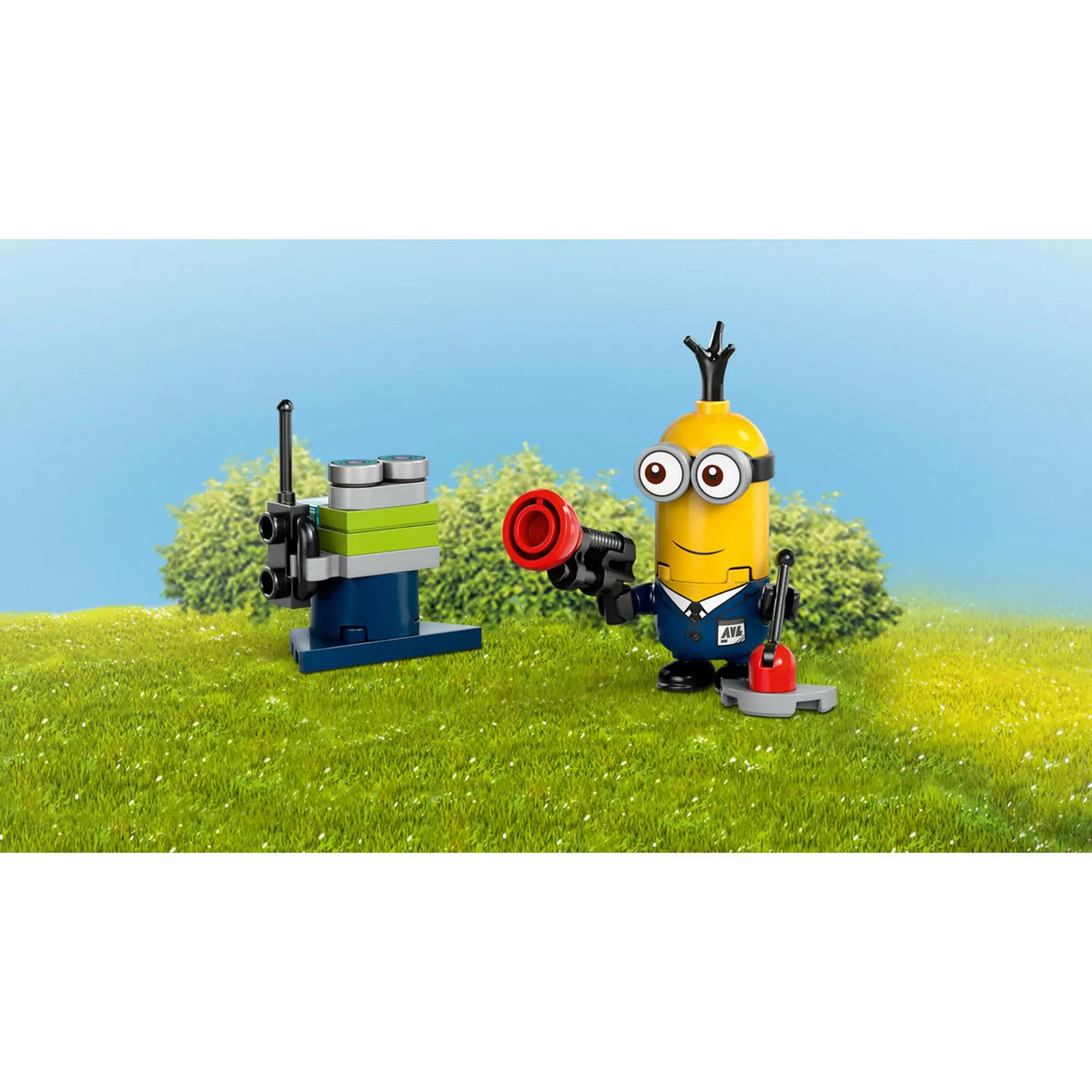 Minyon Tim akcióban, különleges kiegészítőkkel a LEGO Minions: Minyonok és banánautó (75580) szettből.