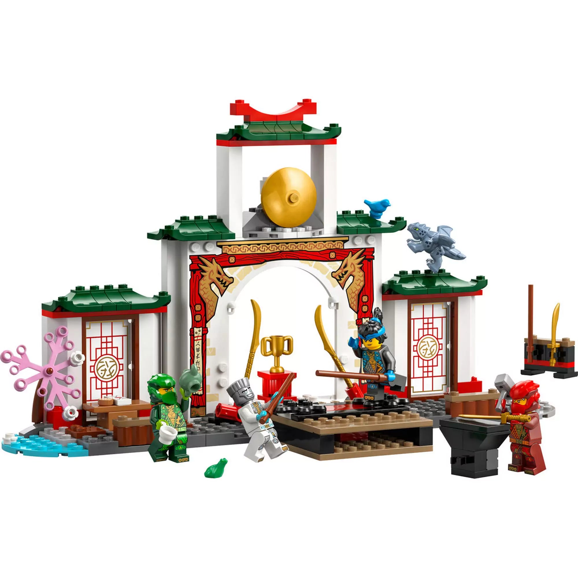 LEGO Ninjago Spinjitzu nindzsatemplom 71831 teljes látképe, színes épülettel és részletes figurákkal.