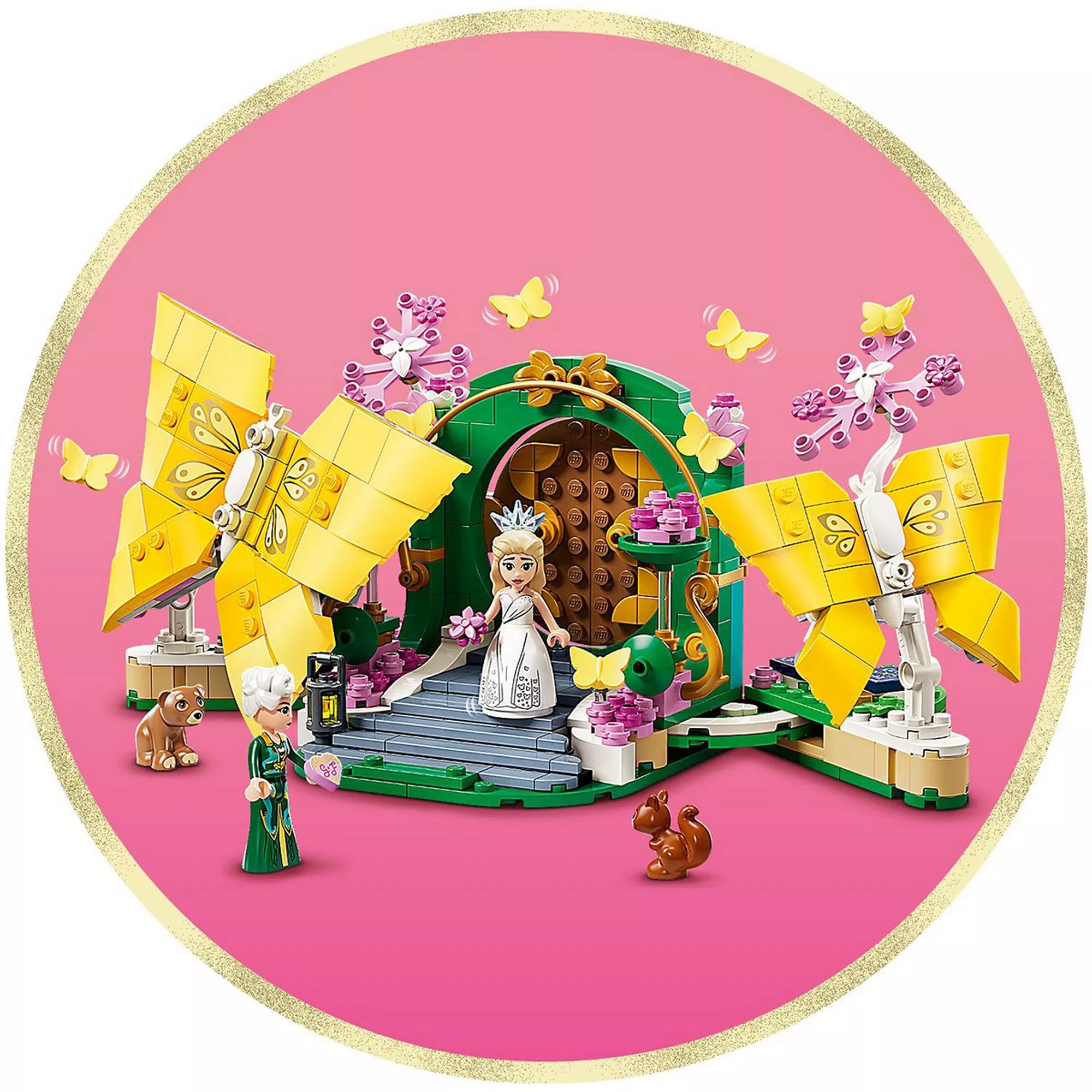 A LEGO Wicked: Glinda esküvője (75688) készlet rózsaszín háttéren, nagy sárga pillangókkal és az esküvői kapuval.