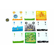 A Papírvilág társasjáték mintarácsa különböző értékű tájlapkákkal és egy jutalomkoronggal elhelyezve.