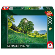 Puzzle Schmidt Sycamore maple in the sunlight St. Gallen Switzerland doboza, 1000 darabos prémium kirakó napfényben fürdő juharfával és alpesi tájjal.