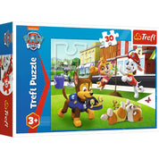 A Trefl 30 darabos Mancs őrjárat akcióban puzzle doboza, amelyen a híres kutyamentő csapat szerepel.