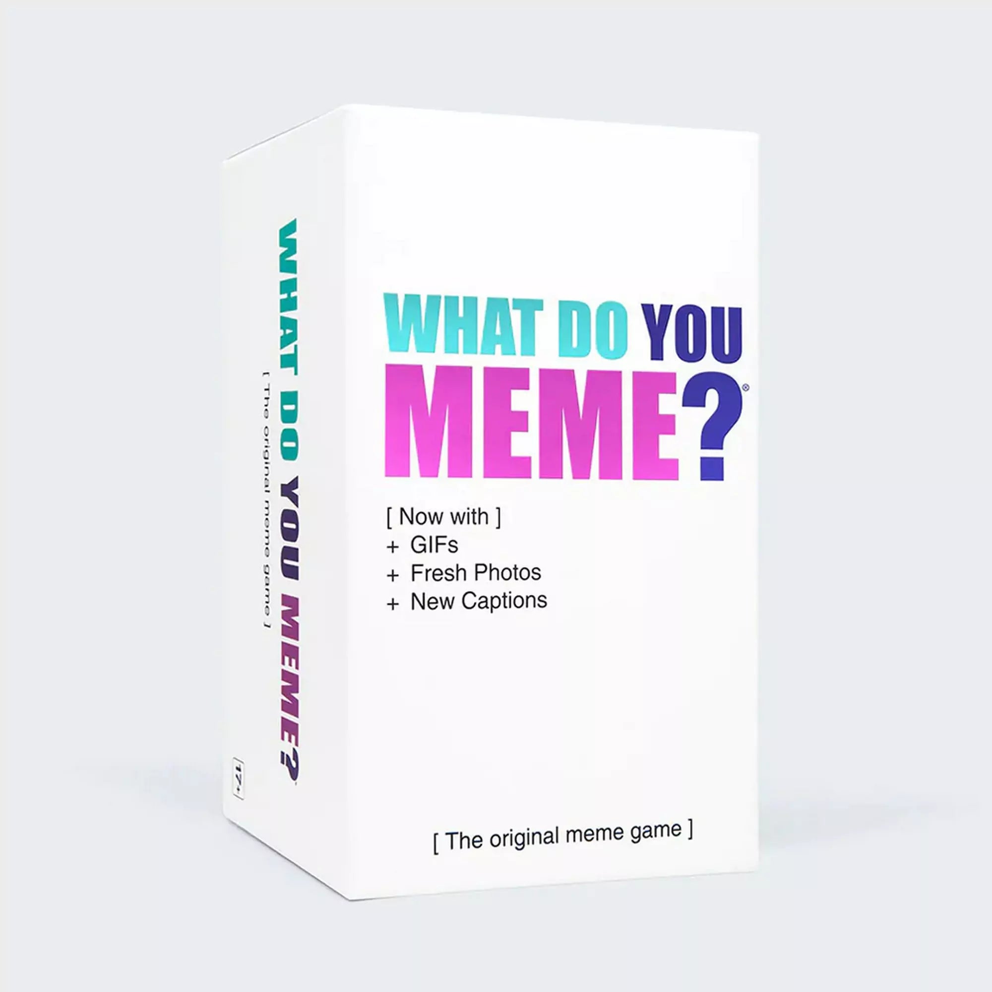„What Do You Meme? társasjáték új kiadása letisztult fehér csomagolásban, kék és rózsaszín felirattal, GIF-ekkel és új tartalommal.”