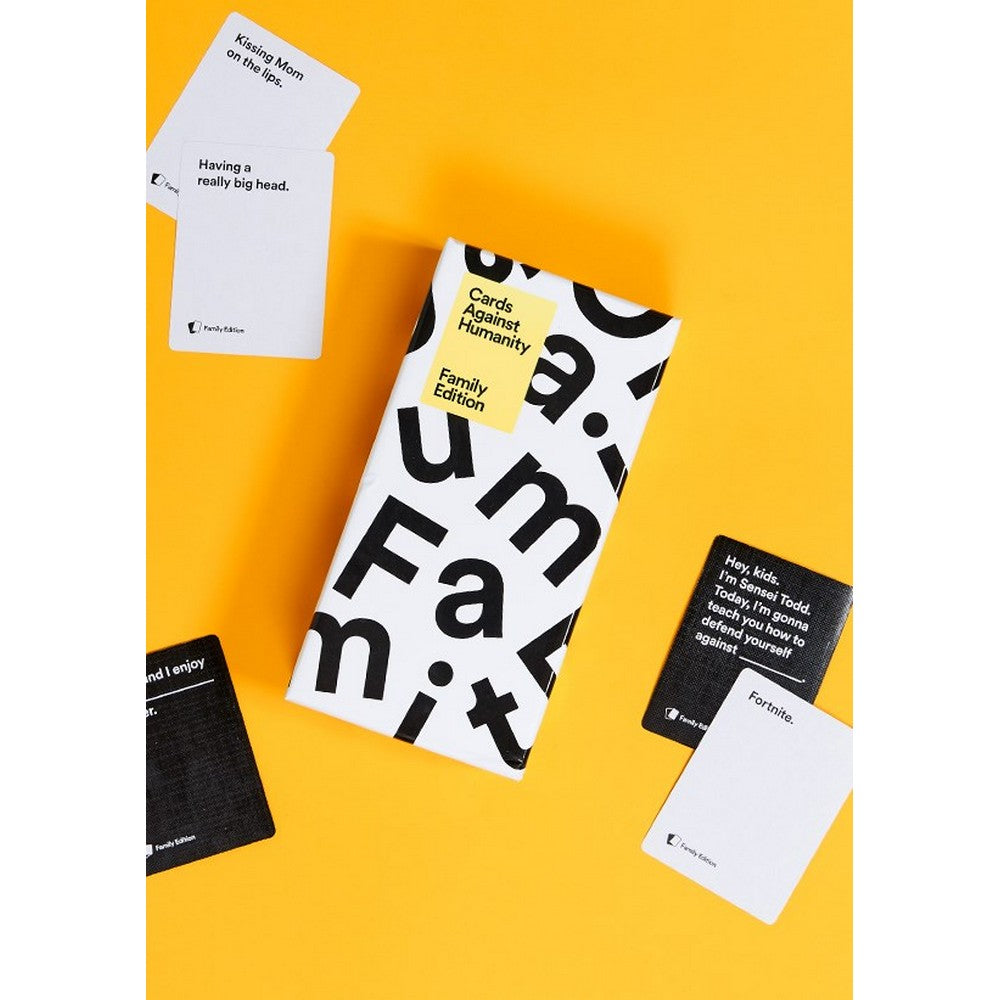 Cards Against Humanity Family Edition joc de societate în limba engleză