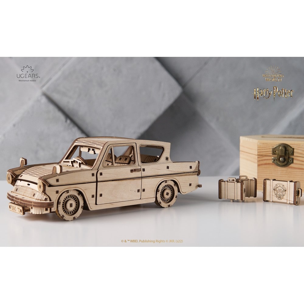 UGEARS - Mașina zburătoare Ford Anglia, model mecanic