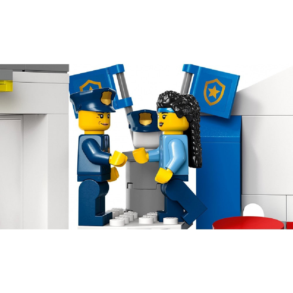 LEGO City Academia de politie 60372, 823 piese