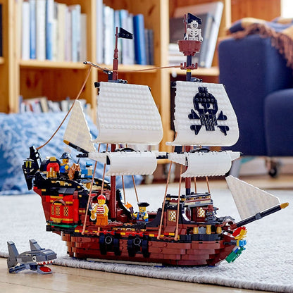 LEGO Creator Corabie de pirați 31109