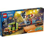 LEGO City -  Camionul de cascadorii 60294, 420 piese