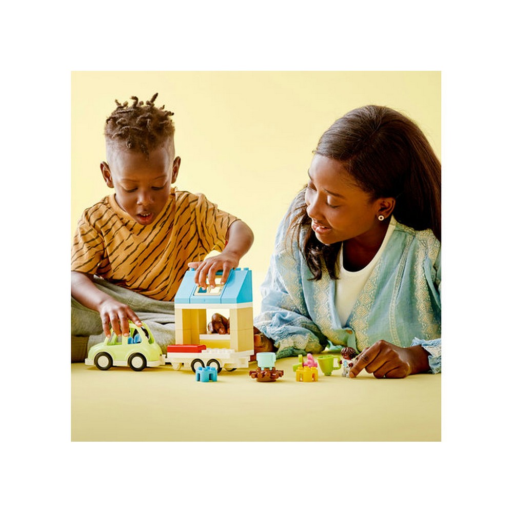 LEGO DUPLO Casă de familie pe roți 10986 31 piese