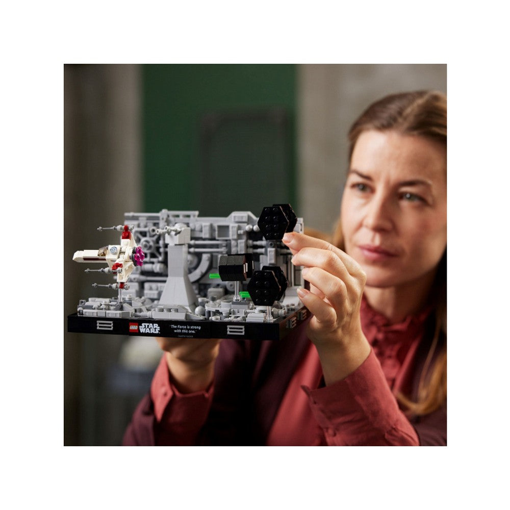 LEGO Star Wars -  Diorama Urmarirea de pe Death Star 75329, 666 piese