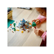 LEGO Minecraft -  Piscurile inghetate 21243, 304 piese