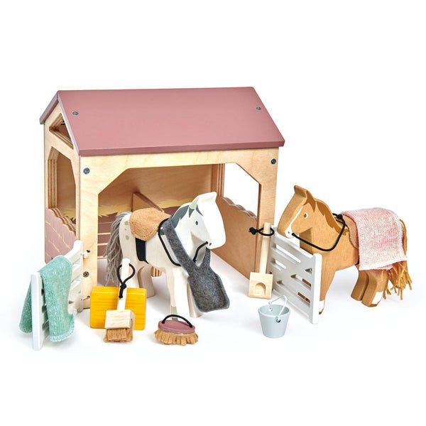 Set figurine Grajd cu cai, din lemn premium, pentru căsuțe de păpușă - 13 piese - Tender Leaf Toys 