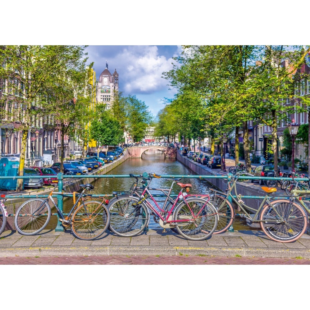 amsterdam2-min_4d260420-7ba7-4c5d-babe-15ca8f284d07.jpg