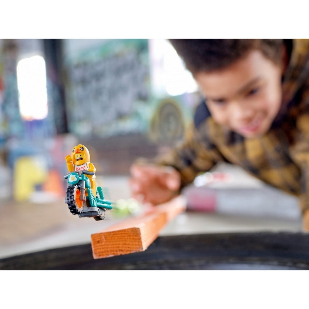 LEGO City -  Motocicleta de cascadorii Gaina 60310, 10 piese