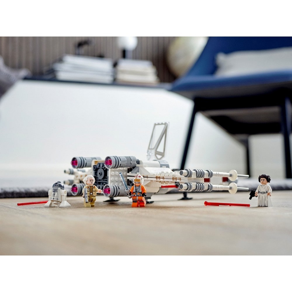 LEGO Star Wars -  Nava X-Wing al lui Luke Skywalker 75301, 474 piese