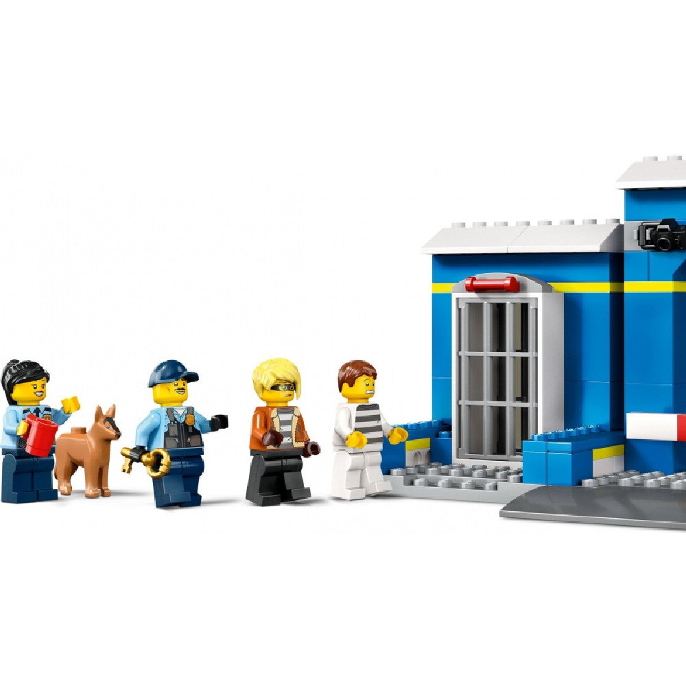 LEGO City Urmarire la sectia de politie 60370, 172 piese