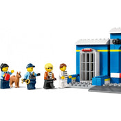 LEGO City Urmarire la sectia de politie 60370, 172 piese